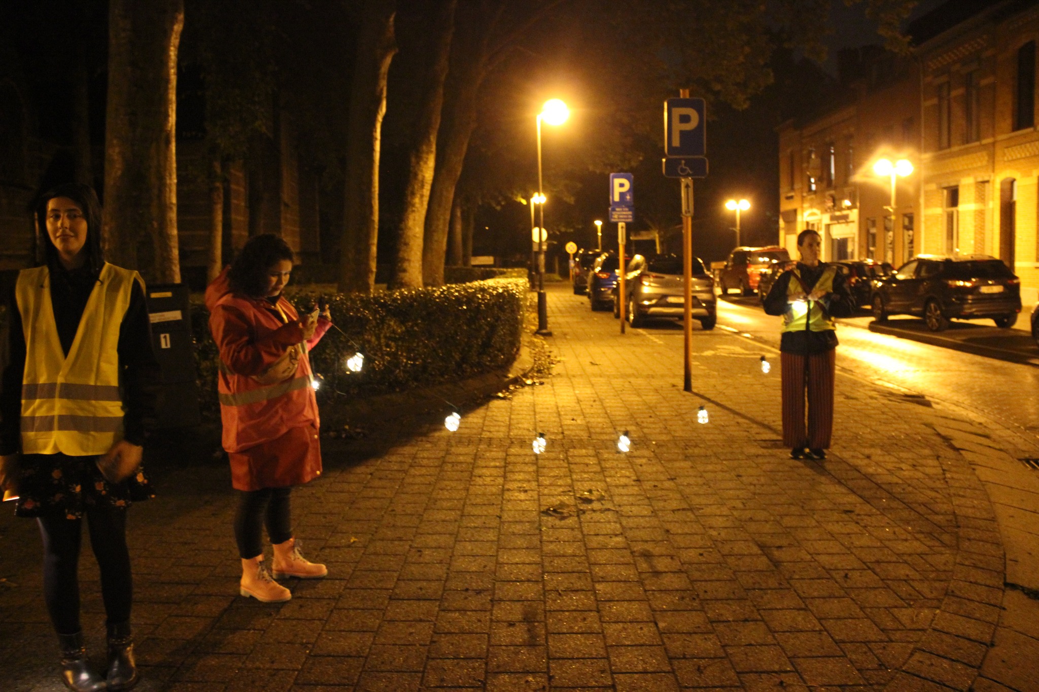 Lichtjesactie in Mortsel Dorp voor straatverlichting